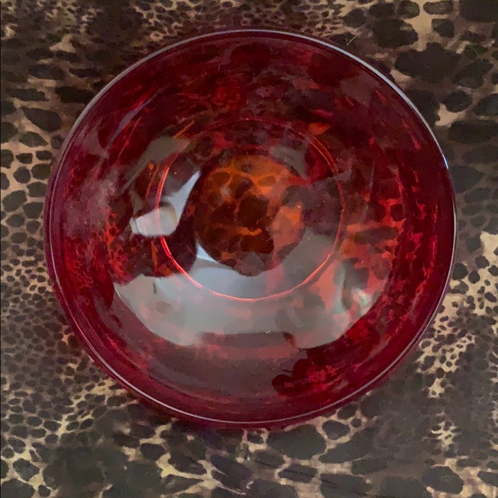 Pretty red glass bowl